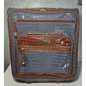 SAMANTHA BROWN 2 Piece Luggage Set Rolling Carry On & Tote Grey Crocodile Emboss